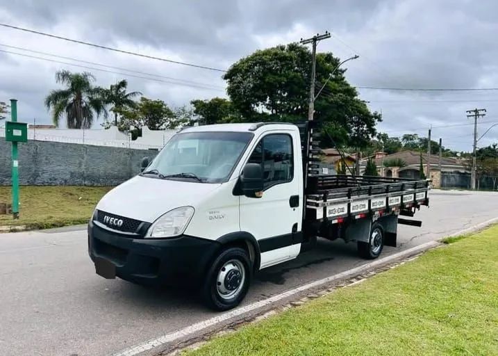 Iveco 35s14 carroceria ano 2014 - Foto 2