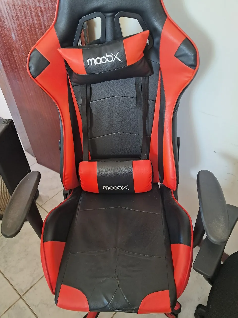 Cadeira Gamer Moobx Vermelha e preta