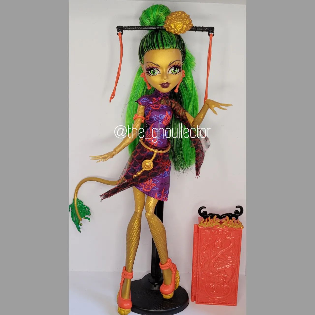 Jinafire Scaris/Básica completa !!Ler descrição!! Boneca Monster High 