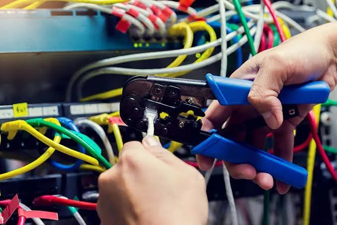 Crimpagem e instalação de cabos de Rede de internet  - Foto 2