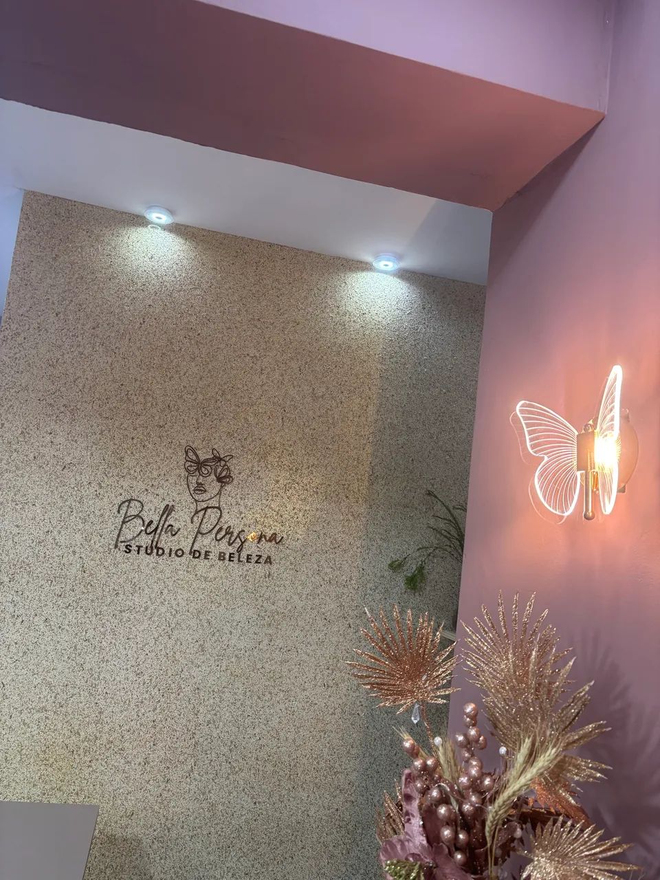 Precisa-se de Cabeleira  - Foto 3