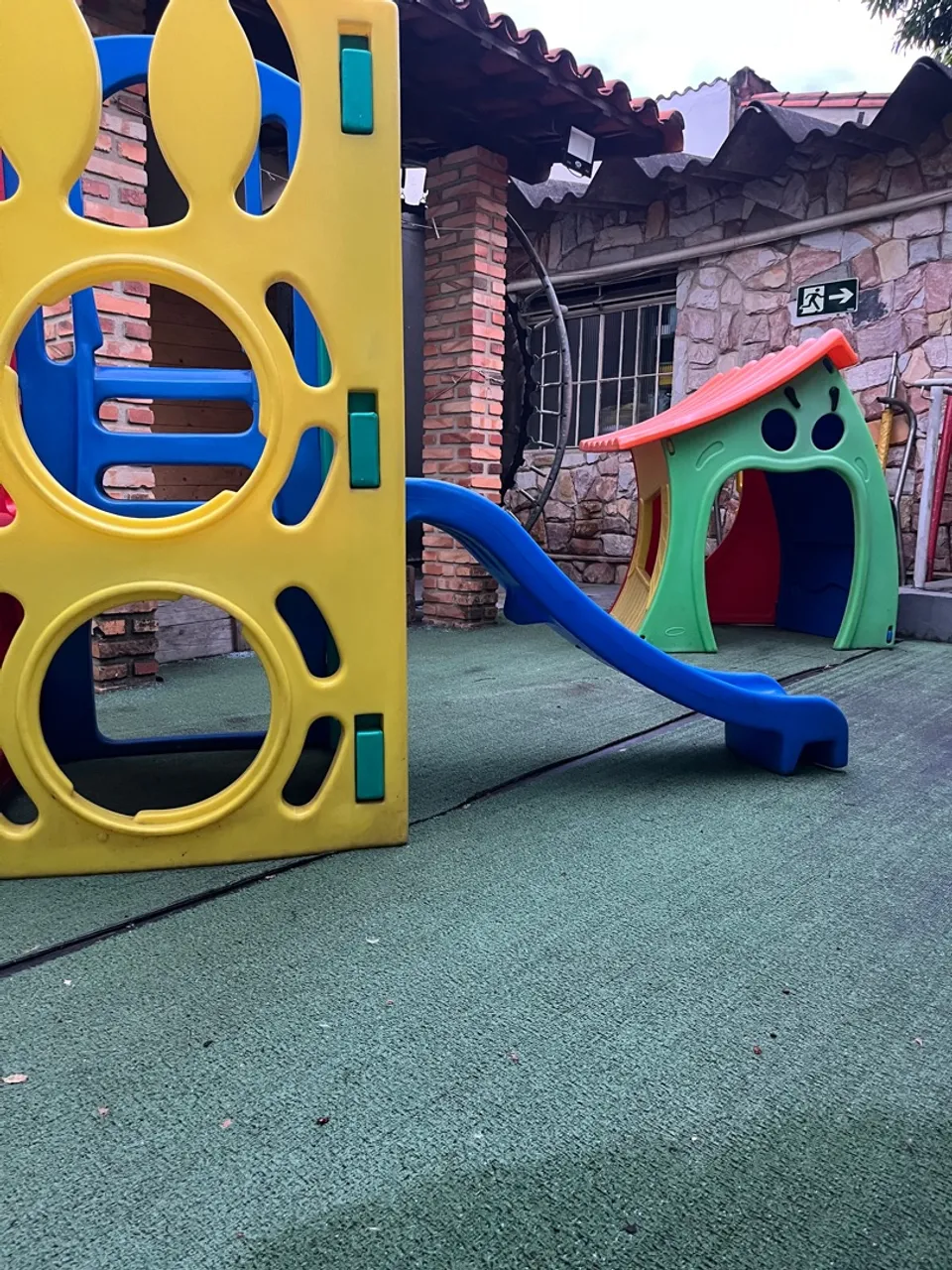 Vendo escola infantil