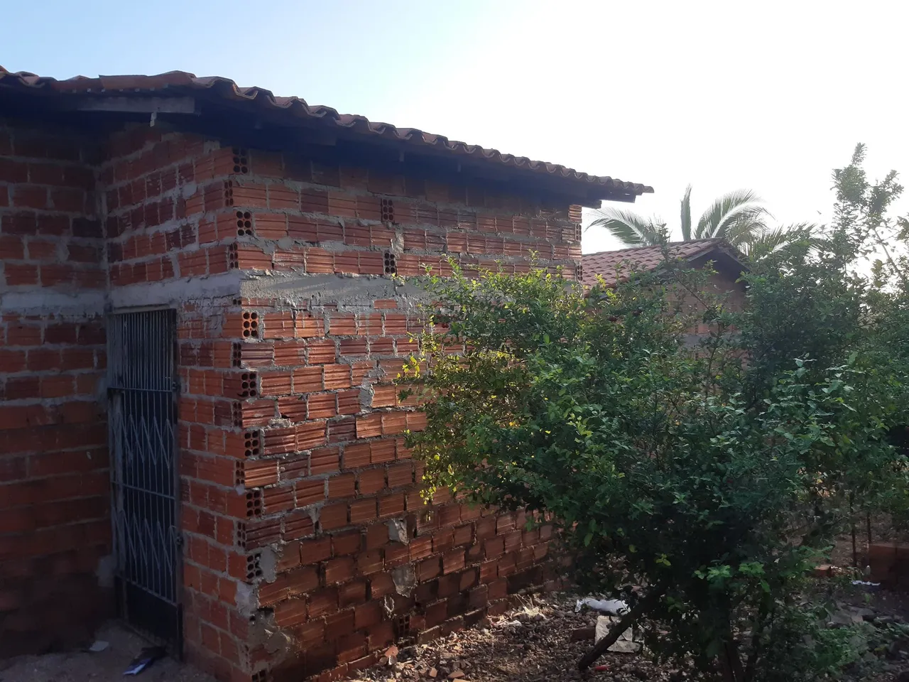Vendo casa ou troco em moto de meu interesse