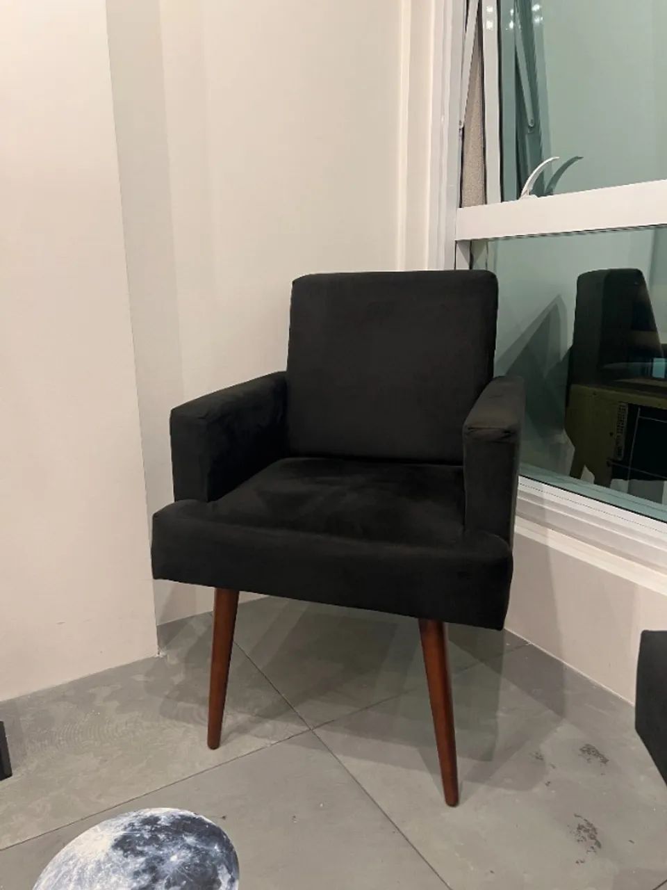 2 Poltronas Decorativas Mel Material Sintético Preto Dal Poz Estofados - Foto 2