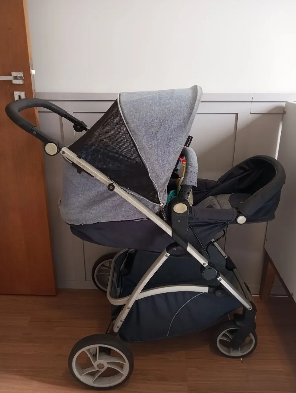 Carrinho de Bebê - Marca dzieco maly - Usado