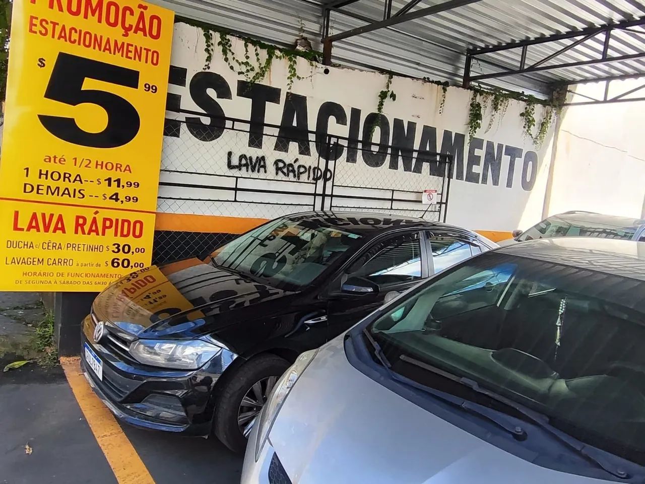 Venda Estacionamento e Lava rápido.