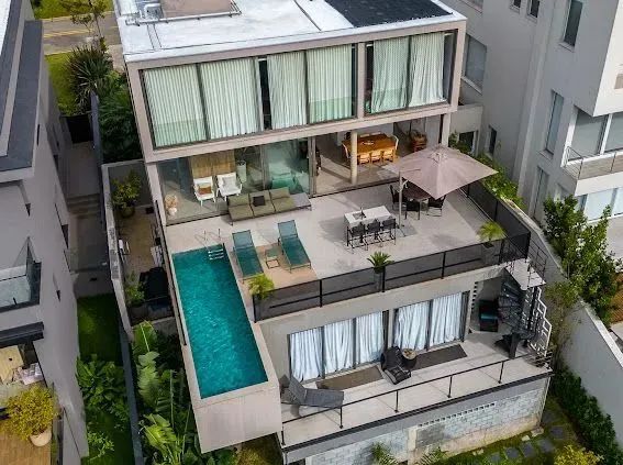 Sobrado de alto padrão à venda no Residencial Gênesis II em Alphaville em Santana de Parna
