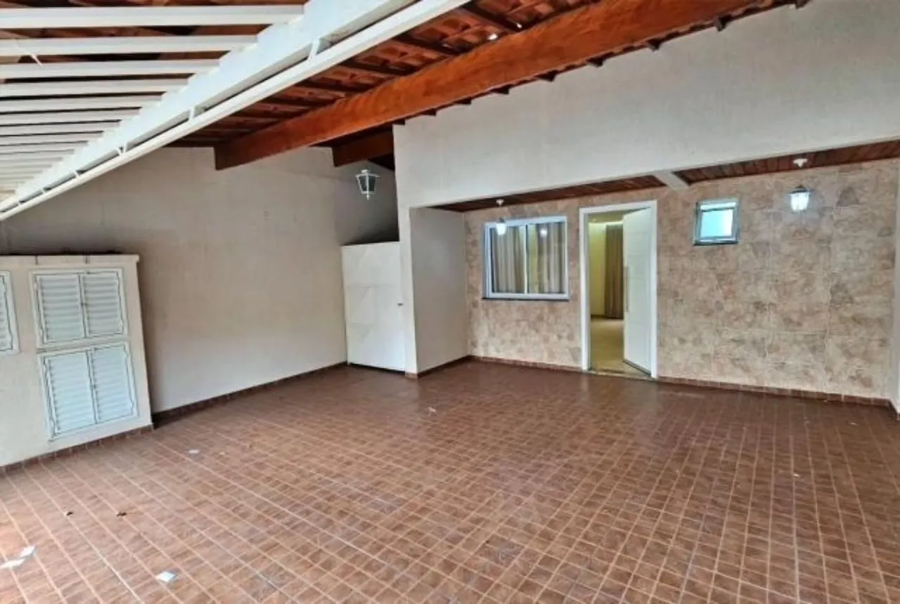 Sobrado à Venda no Santa Cândida - Conforto, Espaço e Funcionalidade!<br>