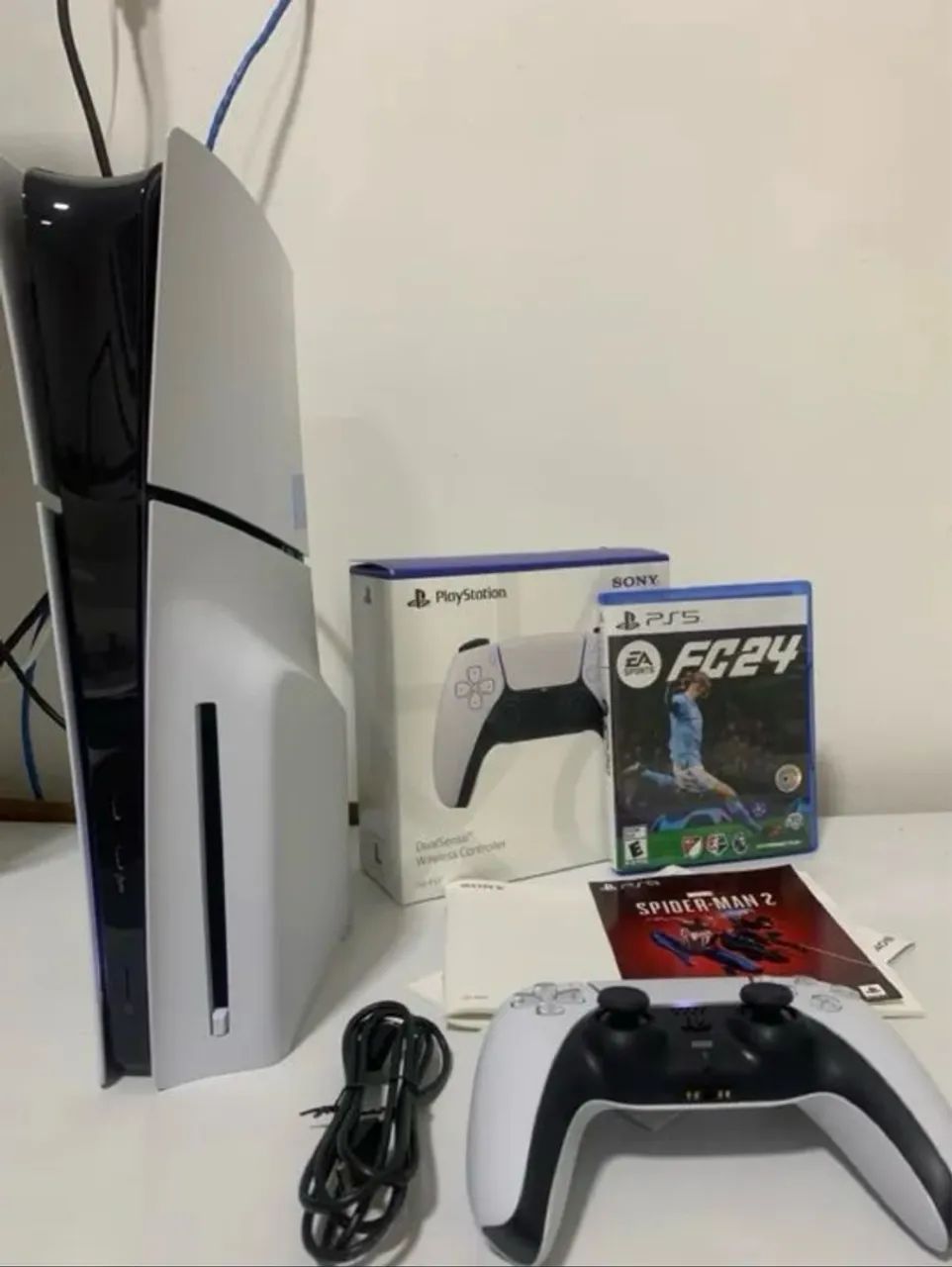 Playstation 5 - 2 controles / FIFA / Spider / 1 Tera 