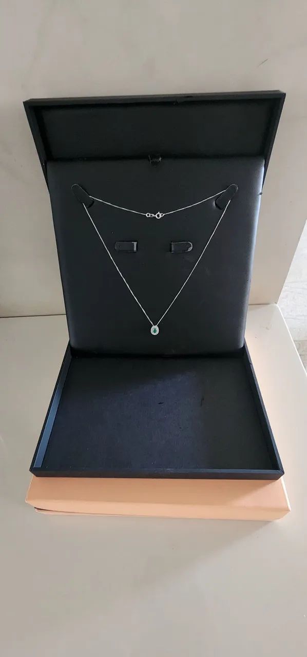 Colar de ouro branco com esmeralda e diamantes - Foto 5