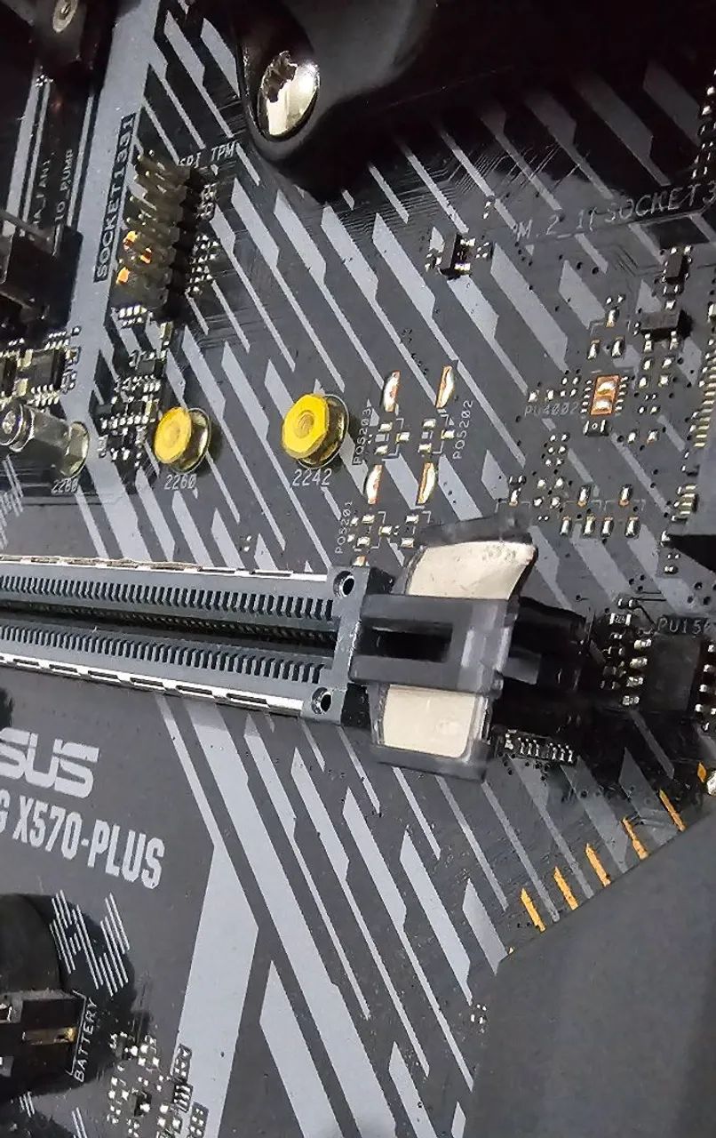 Placa-Mãe ASUS TUF Gaming X570-Plus/BR - Foto 4