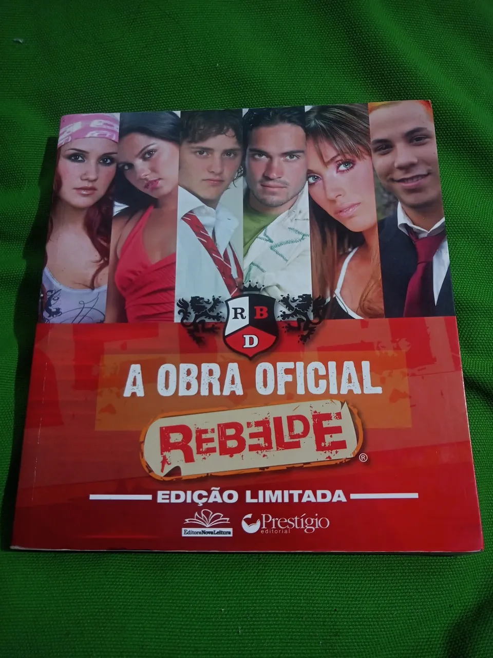 Livro Rebelde A Obra Oficial Edição Limitada