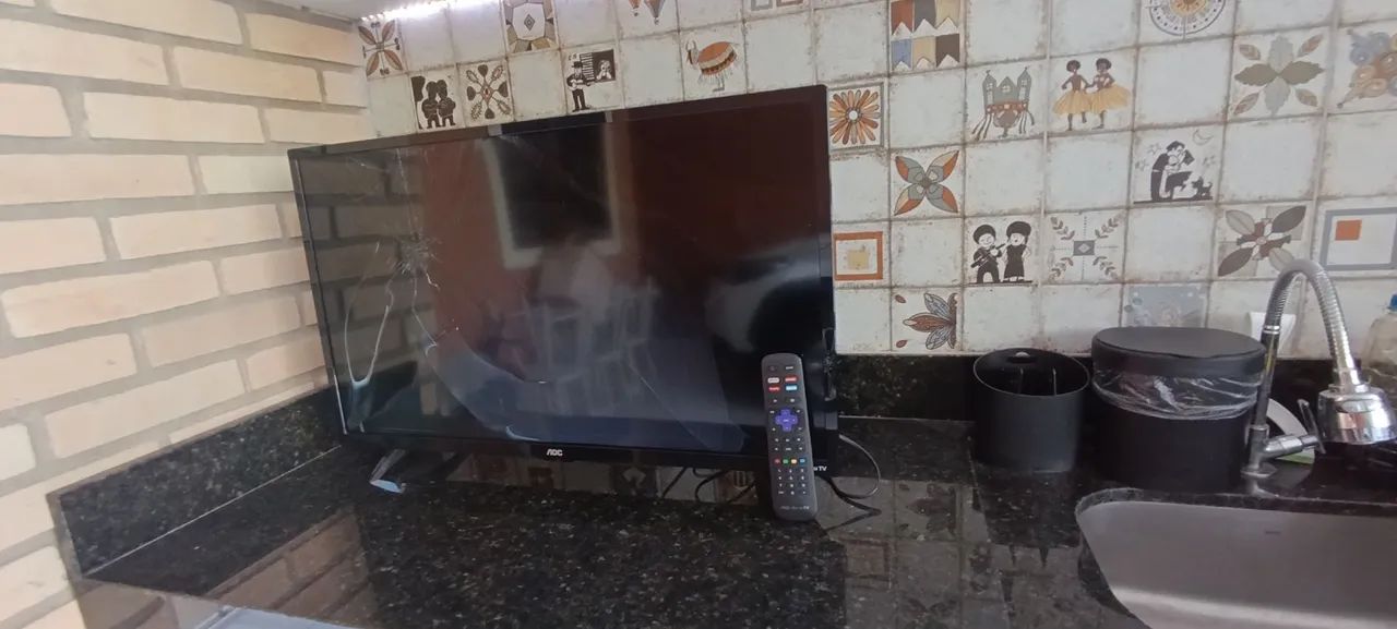 DUAS TVS "AOC e PANASONIC " - Foto 4