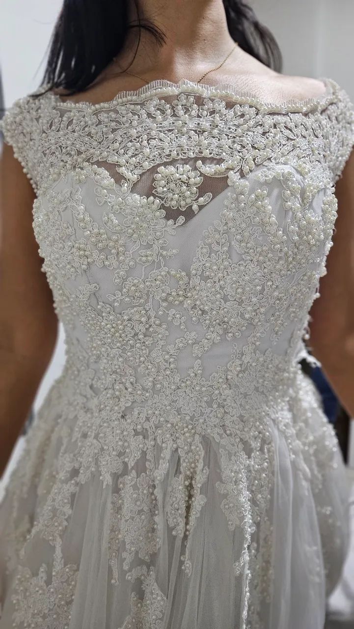 Vestido de Noiva Rendado com Detalhes em Pérolas