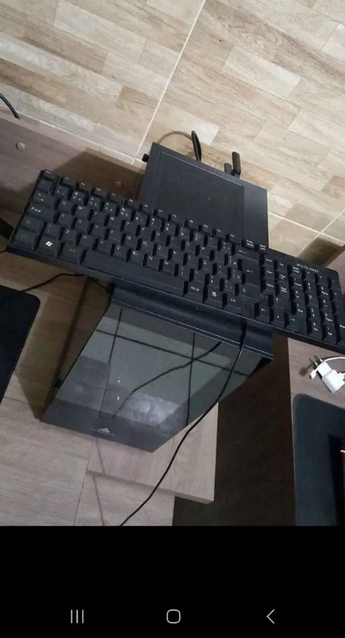 Monitor com defeito, teclado e caixa de som - Foto 5