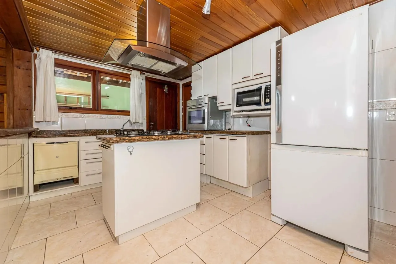 Sobrado Rústico com 3 Quartos | Suíte | 4 vagas | 195m² | à venda por R$ 849.000 - São Bra