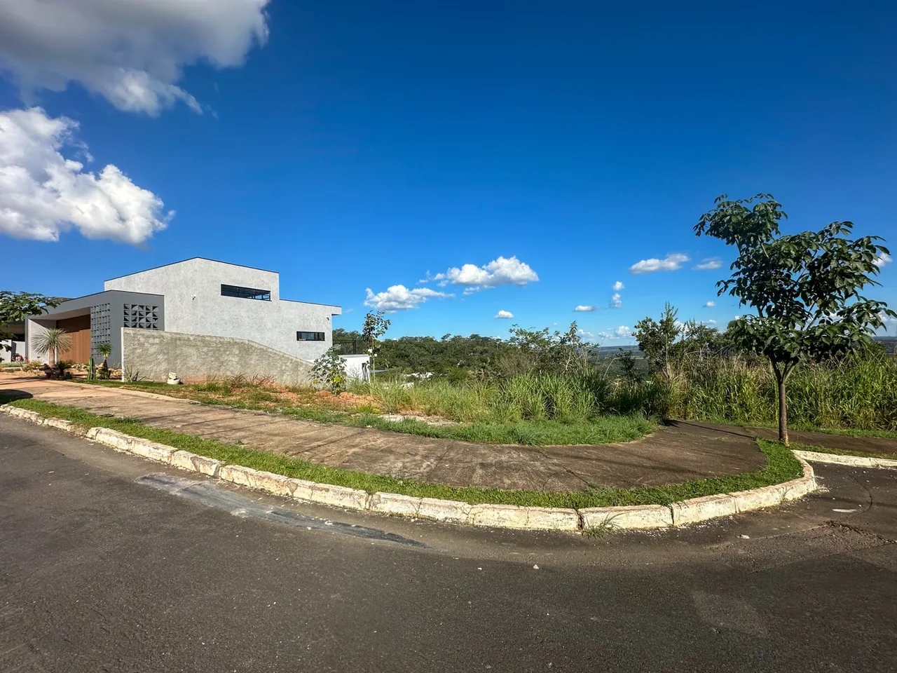 Lote 1.960m Residencial Santa Monica Vista deslumbrante! Terreno 100% regular Brasília DF