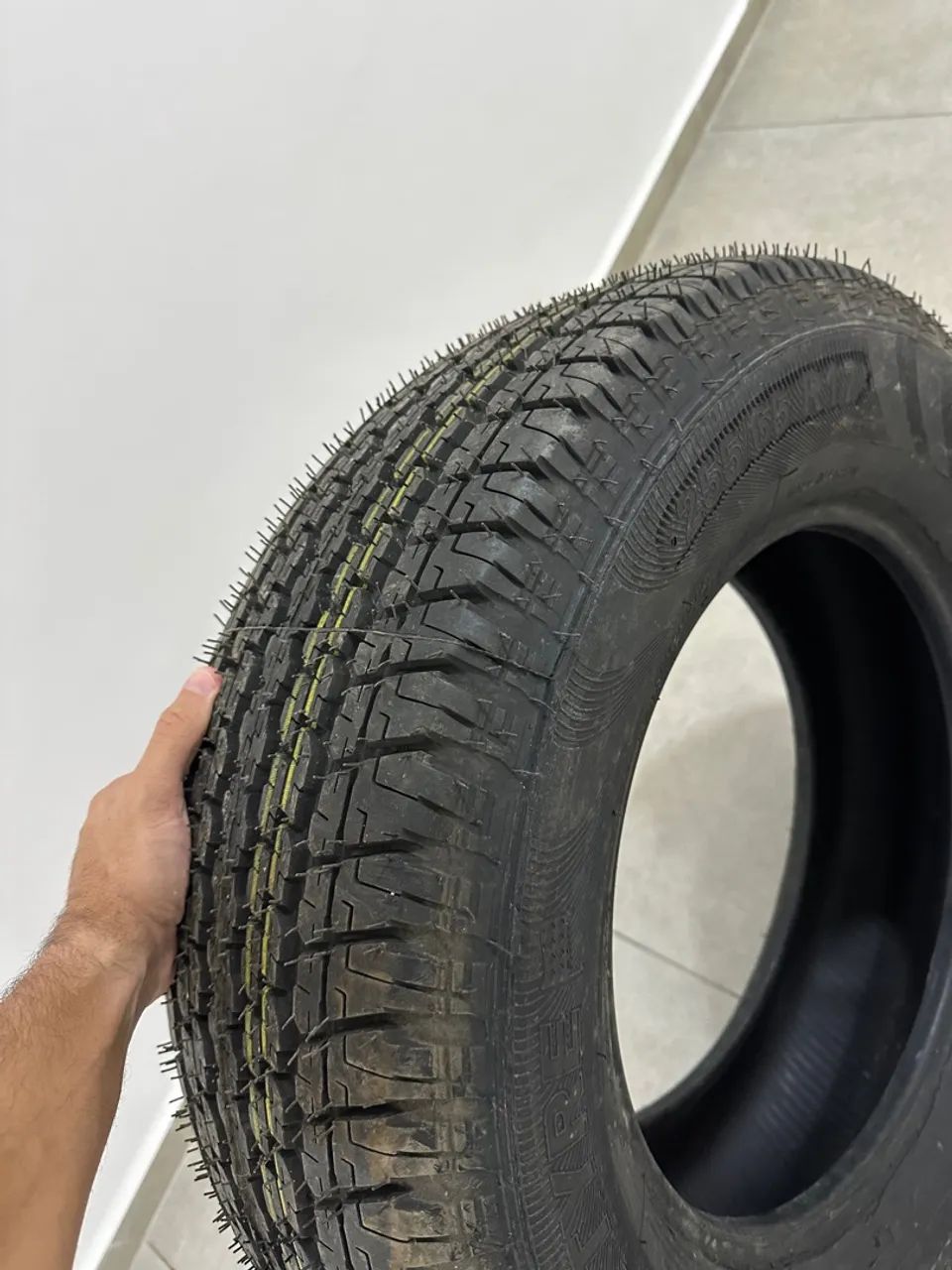 Jogo 4 pneus 225/ 65 R17 novo nunca usado  - Foto 5
