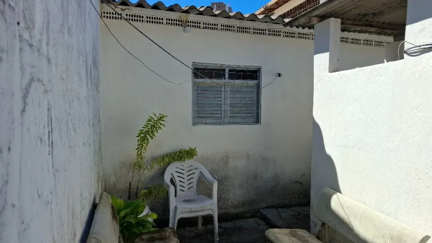 Em Miramar, Kitinete 1 quarto, 33m², térreo com área externa privativa, ótima localização!