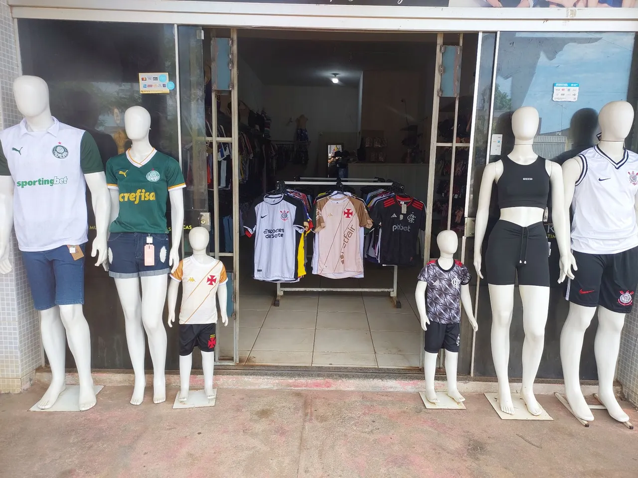 VENDE SE LOJA ROUPAS