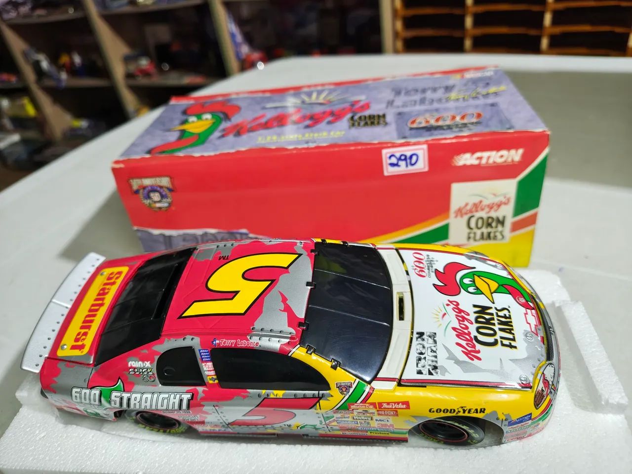 Miniatura Nascar 1/24 kellggs 