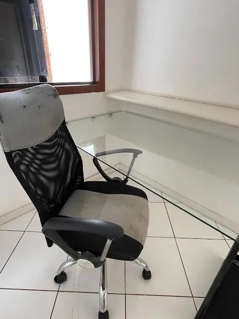 Mesa e Cadeira para Escritório - Foto 4