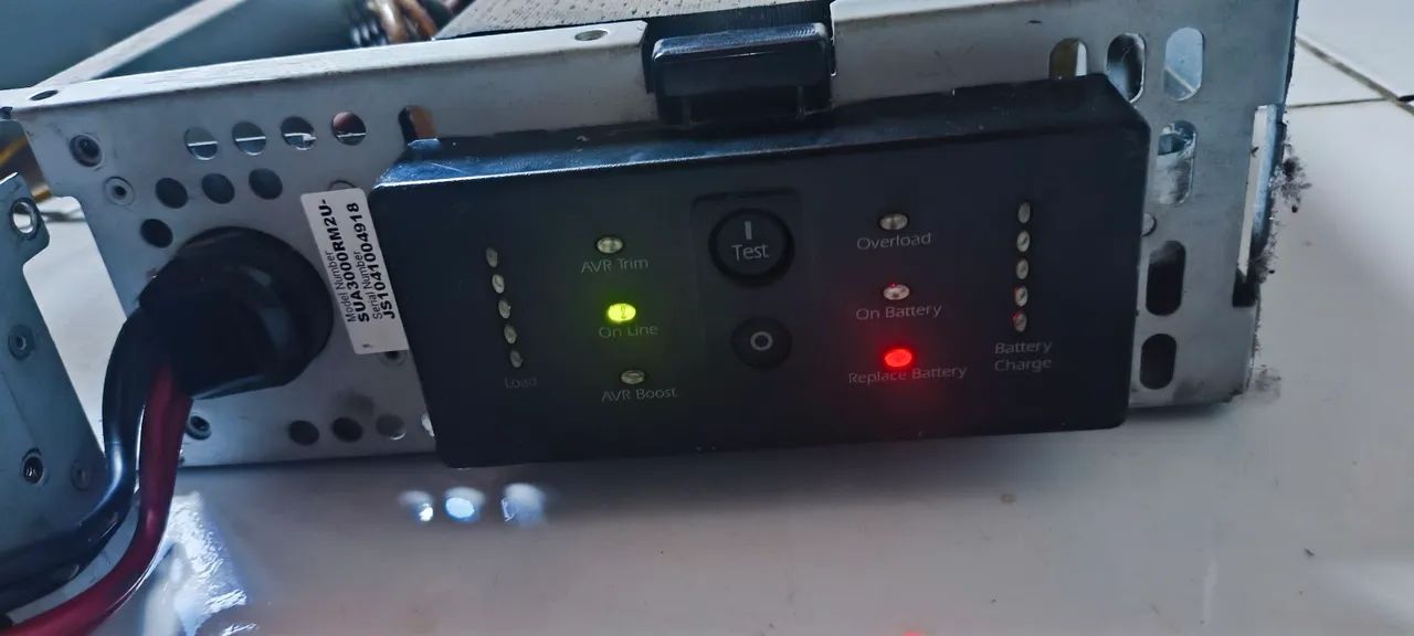 Nobreak APC 3000 VA - Foto 2