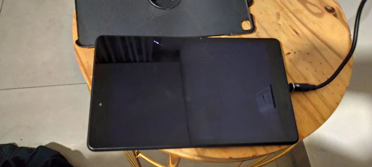 Tablete T290 funcionando tudo!! Está novo Só tem risco a tela! - Foto 5