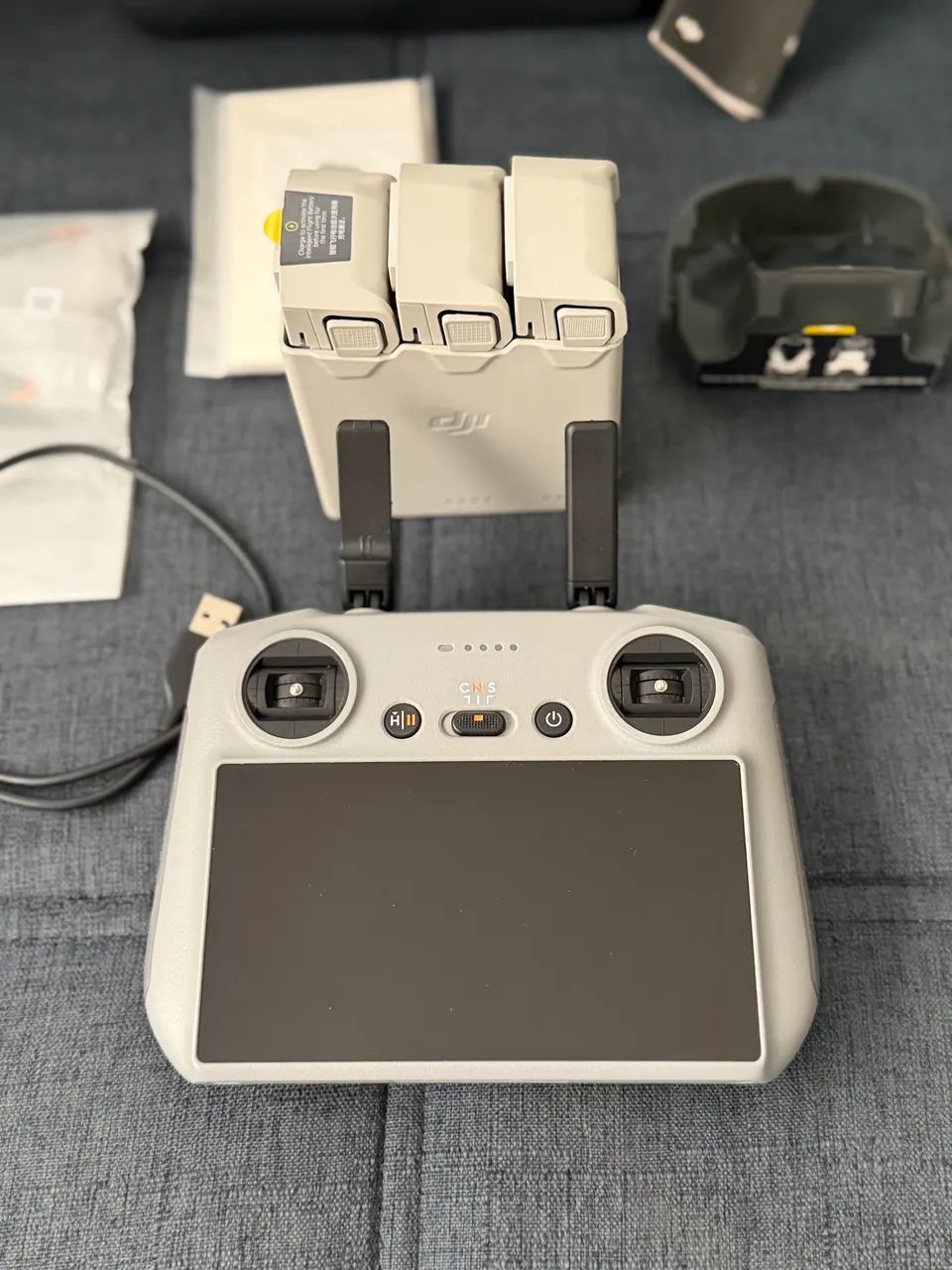 DJI MINI 4 PRO - KIT FLY MORE COMBO - Foto 2