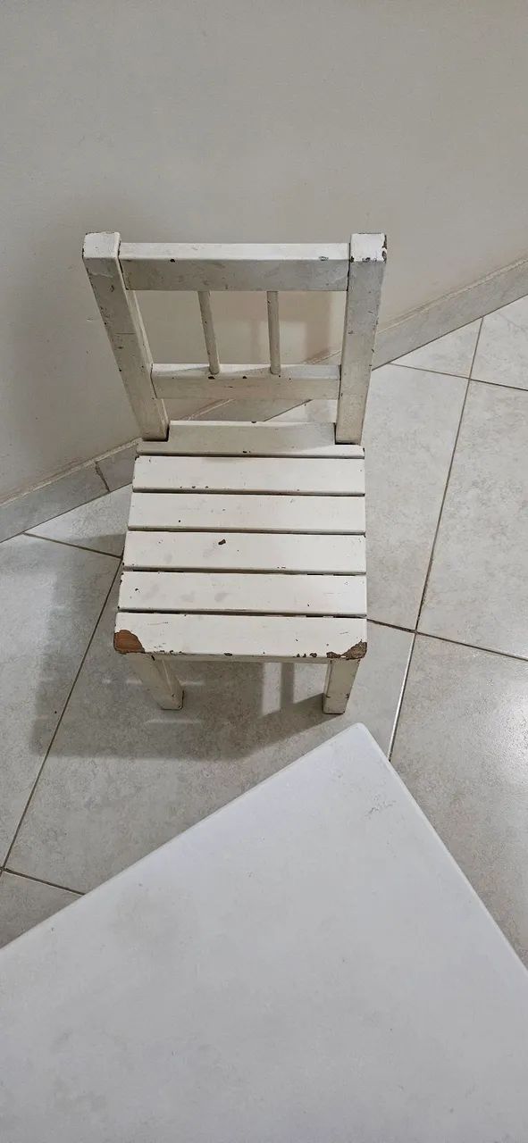Mesa e cadeira infantil de madeira - Foto 3