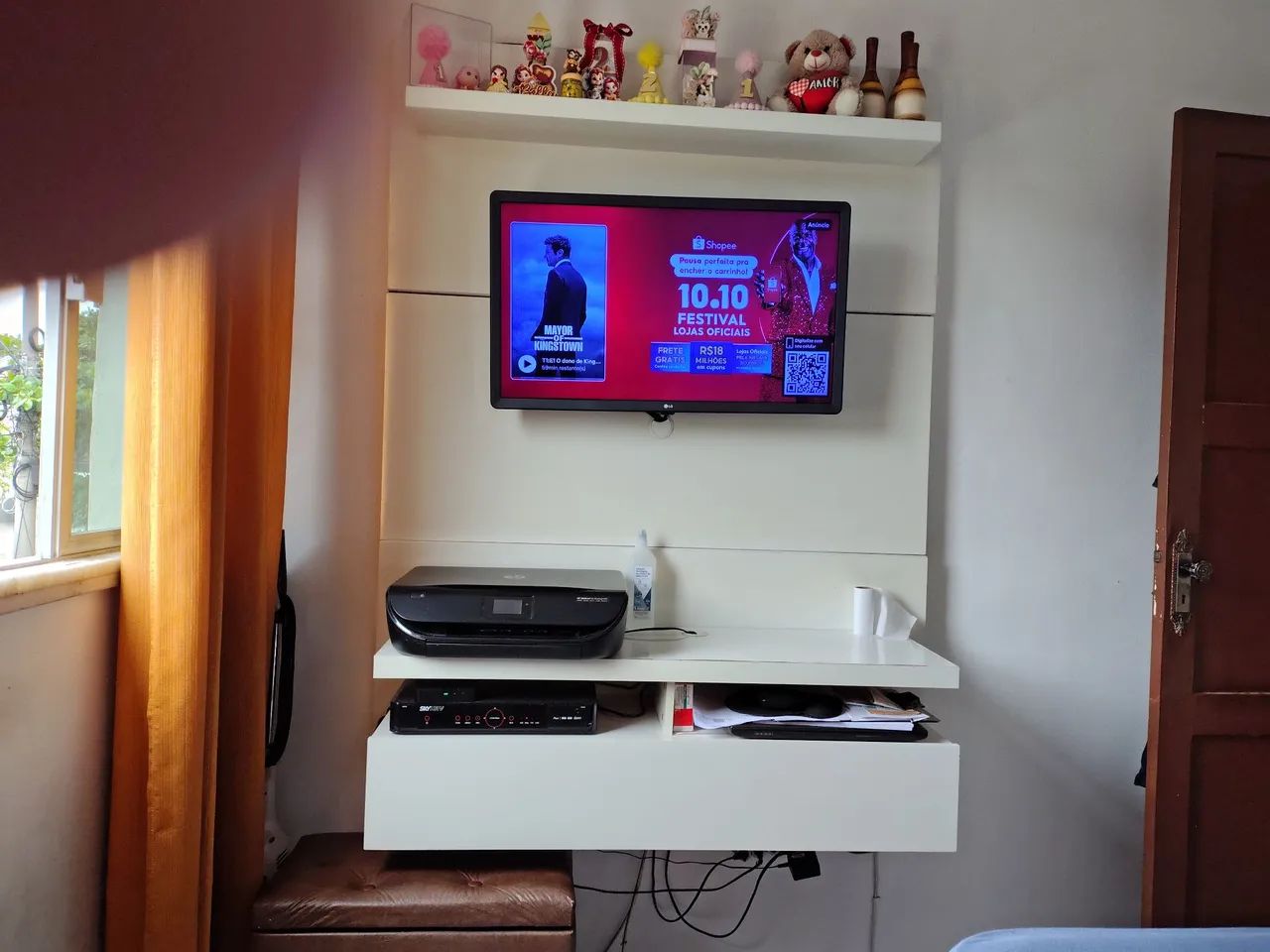 Painel de tv 43" com gavetas 