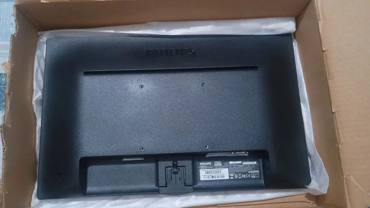 Monitor de 18,5 polegadas semi-novo - Foto 3