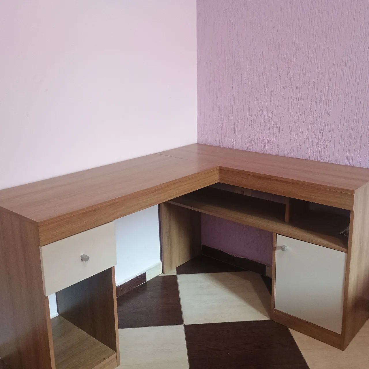 Mesa p/ computador. Em L - Foto 2