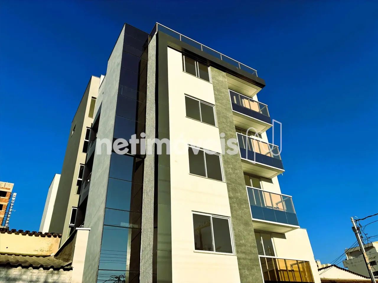 Prédio Novo sendo 3 quartos com 01 suíte e varanda, com 100m²; e aceita financiamento banc