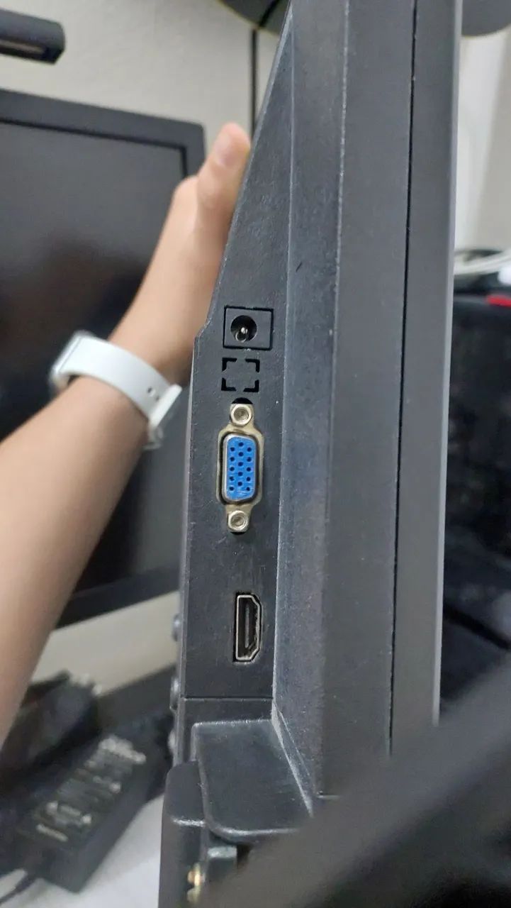 MONITOR 19 POLEGADAS 1600×900 BOM HDMI VGA (VALOR NEGOCIÁVEL - Foto 3