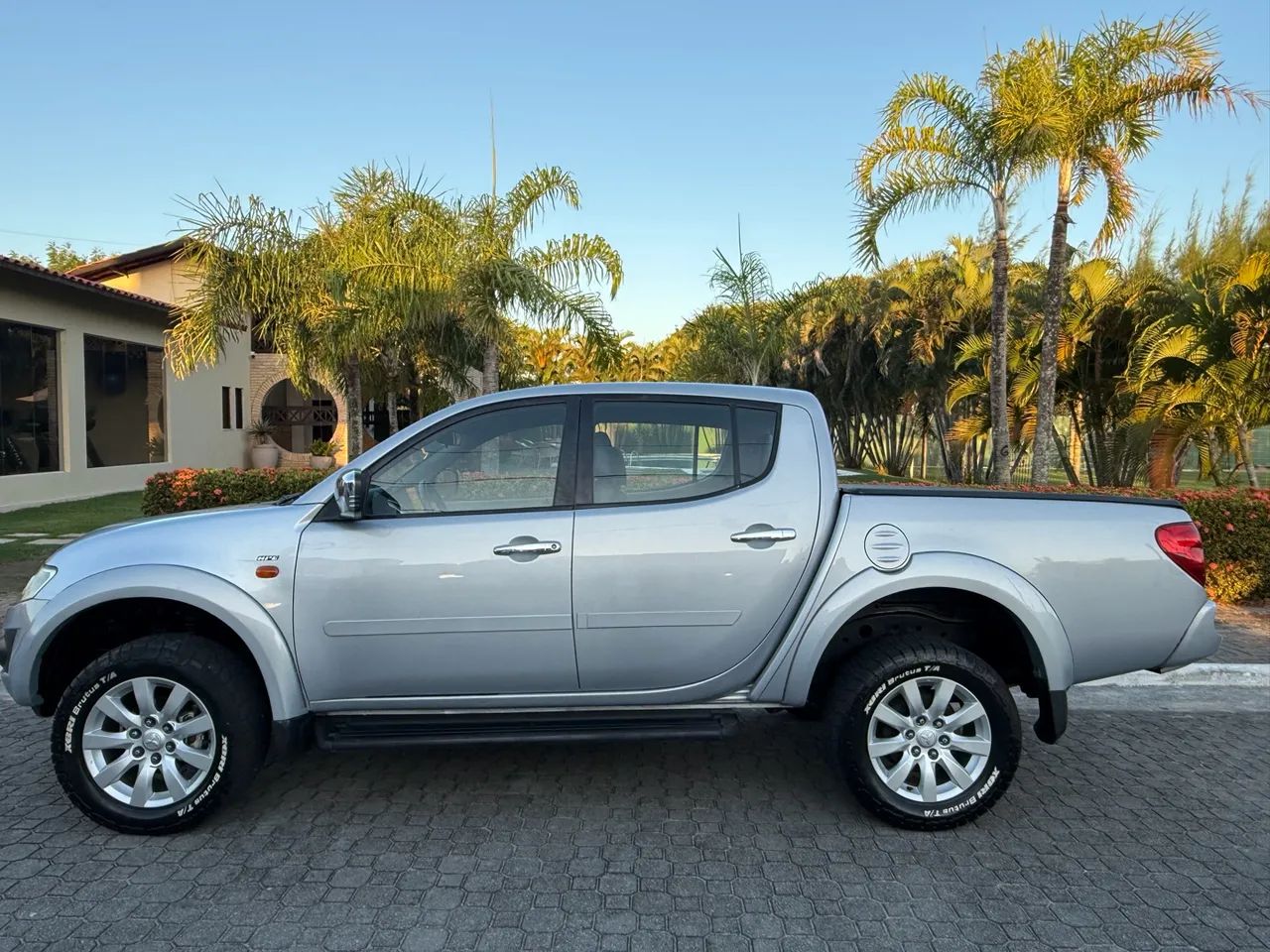 Mitsubishi L200 EVOLUTION 3.2 4X4 TB INT. DIESEL 2012
