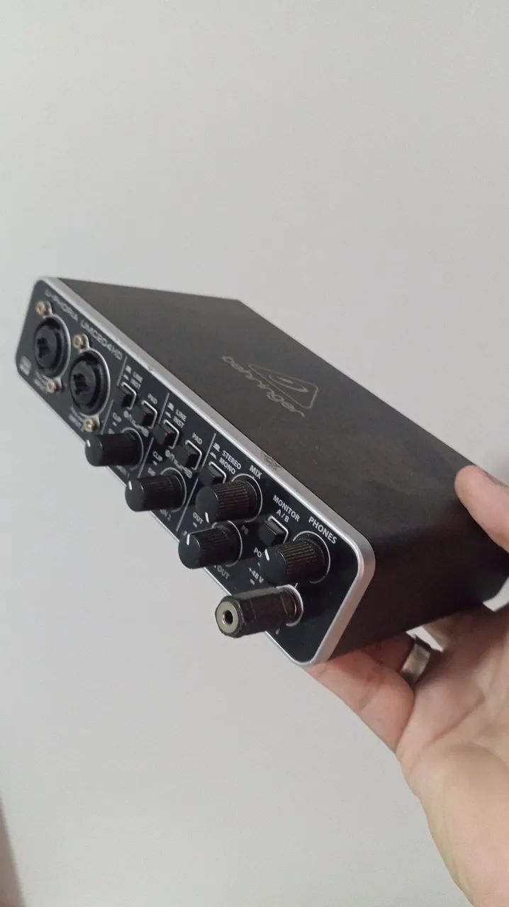 Behringer U-Phoria UMC204HD