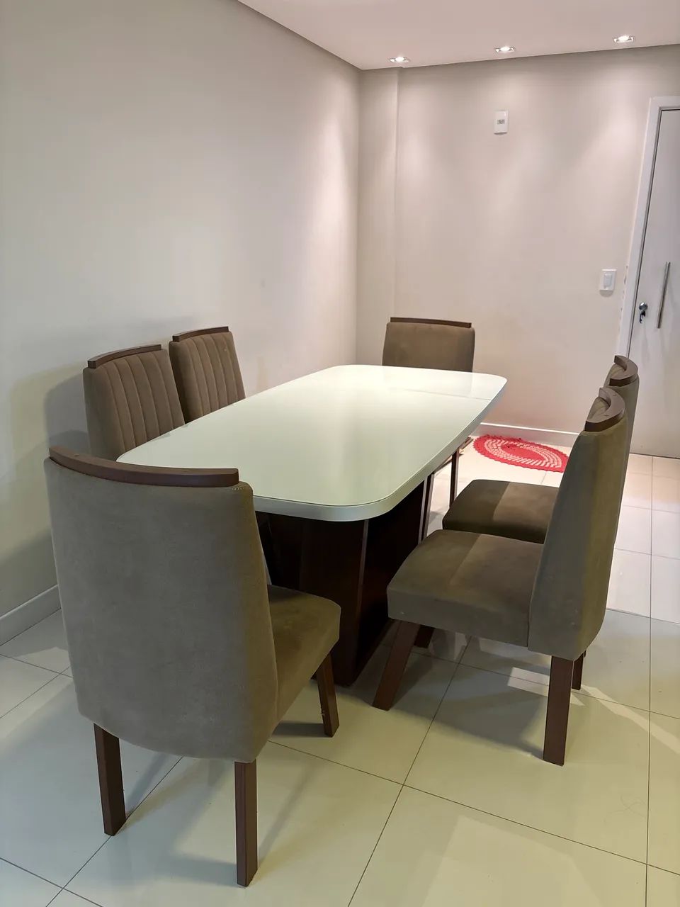 Mesa de jantar 6 cadeiras
