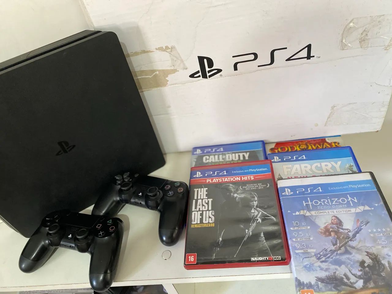 PlayStation 4 slim 