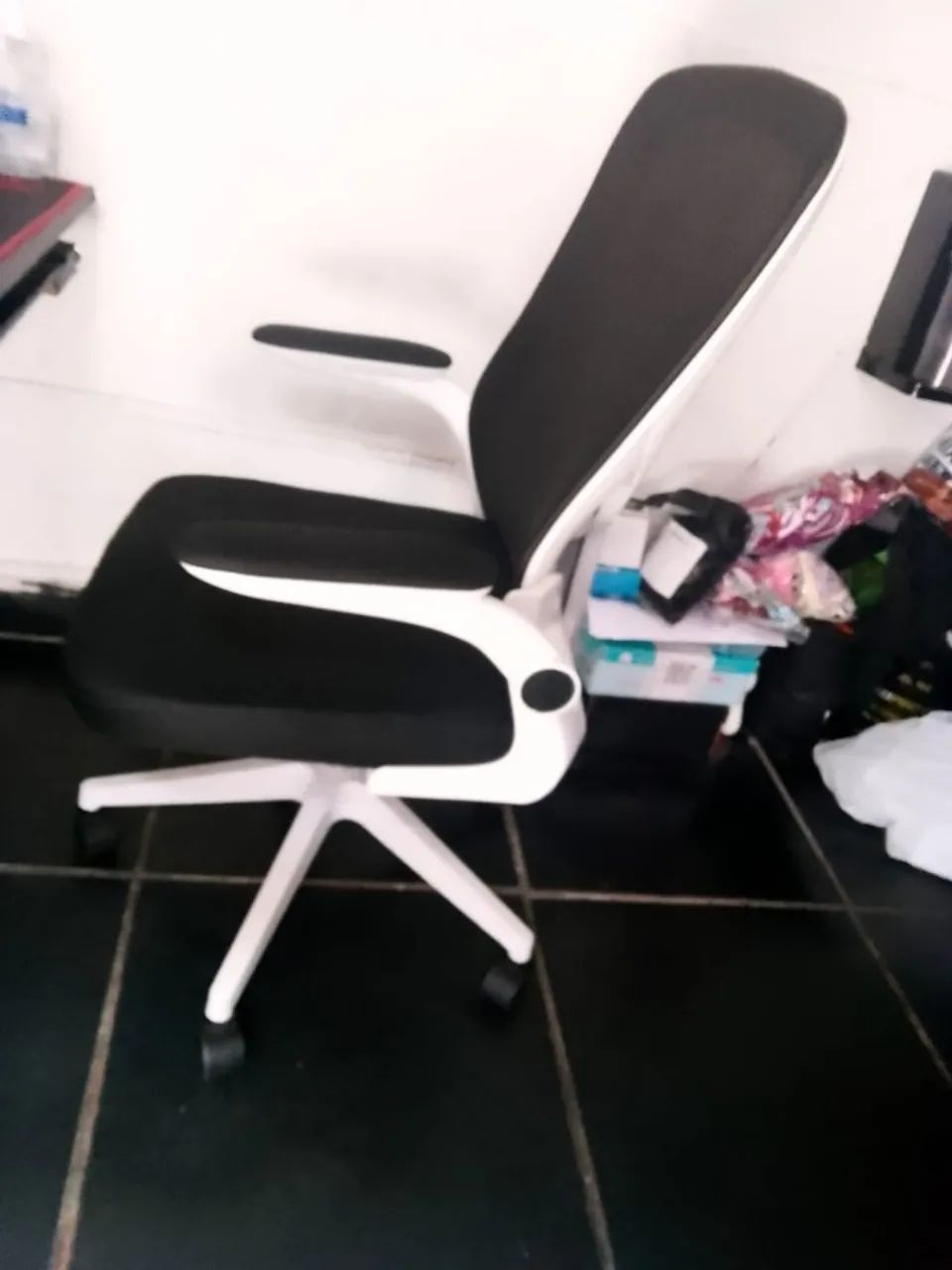 Cadeira de Escritório com Base Giratória e Regulagem de Altura - Foto 3