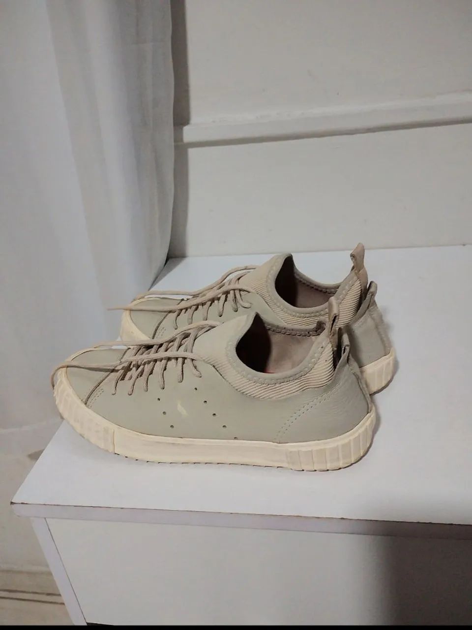 Tênis reserva astral em couro Off White