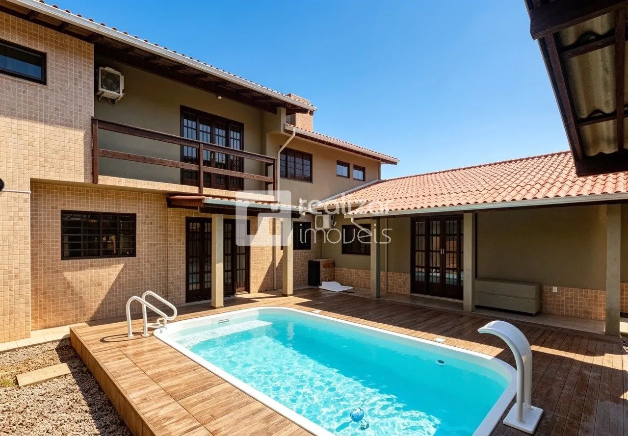 Casa com Piscina
