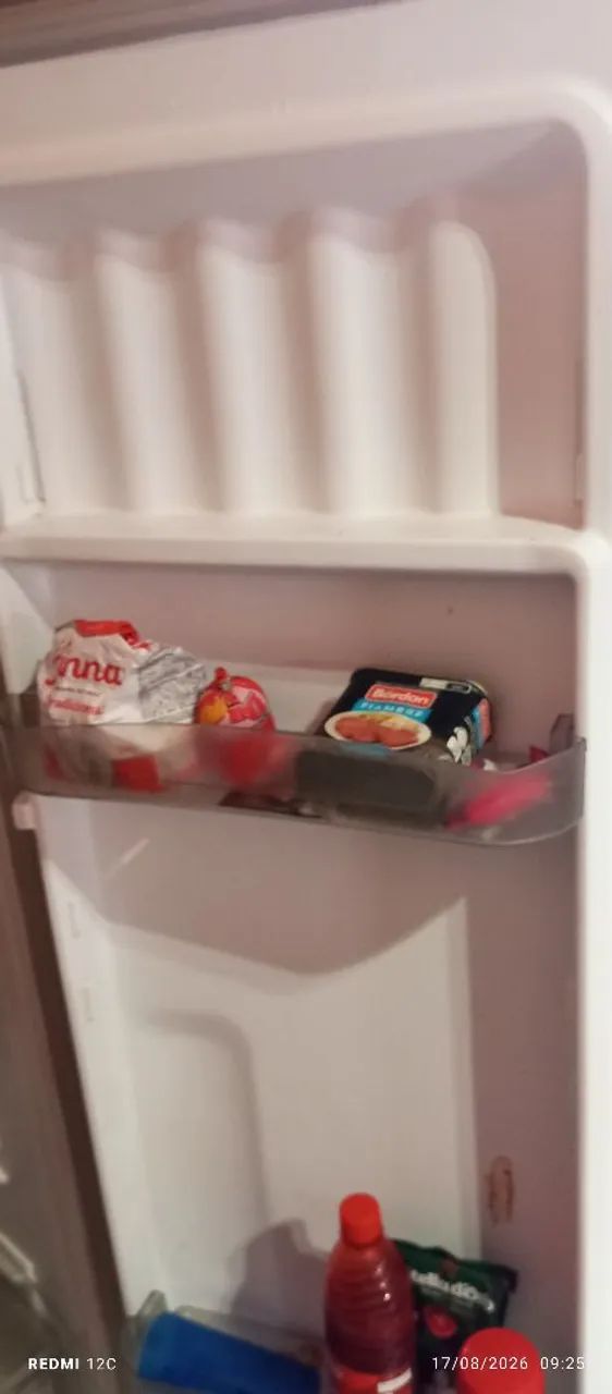 VENDO GELADEIRA FUNCIONANDO PERFEITAMENTE  - Foto 3