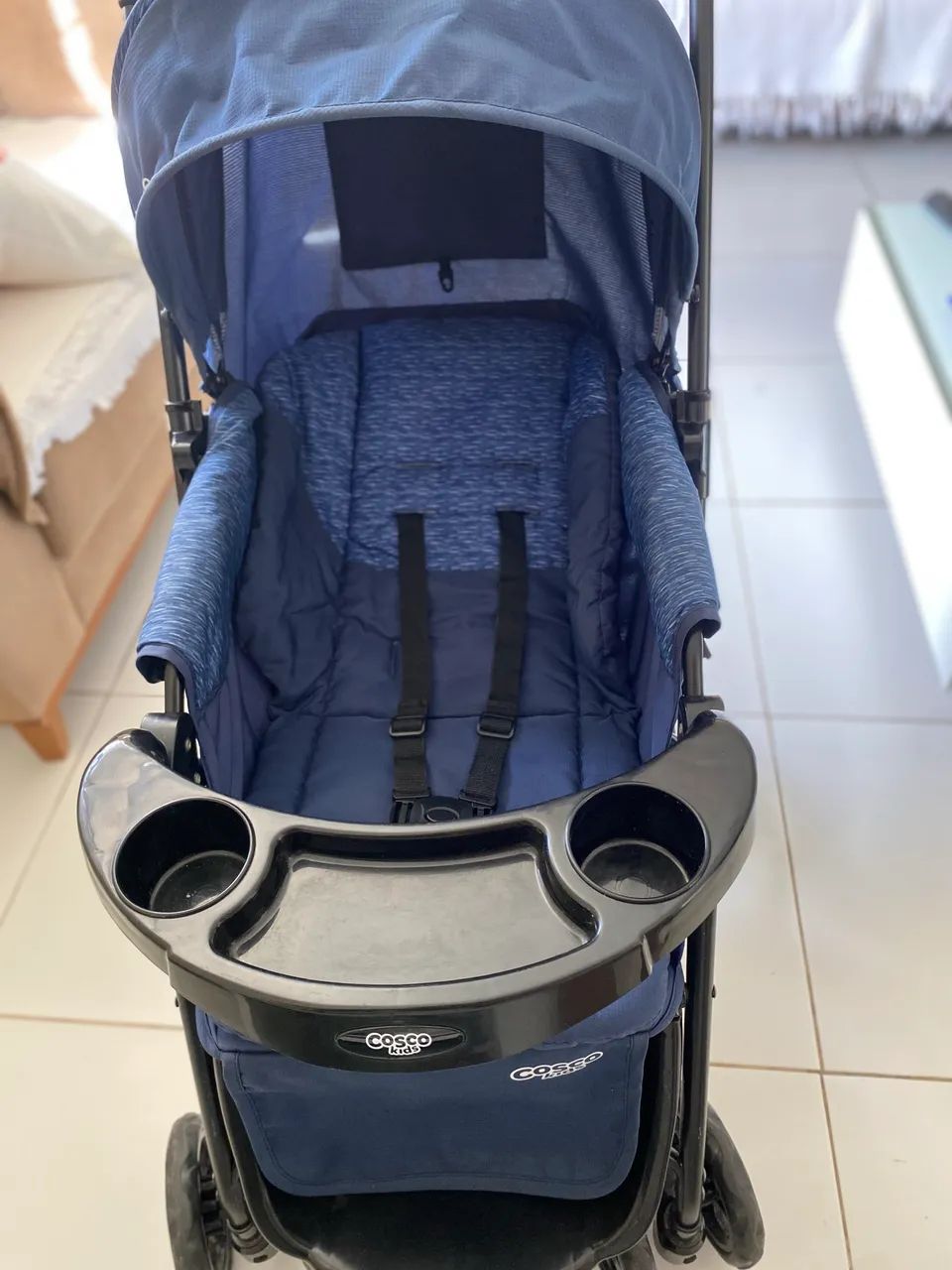 Vendo carrinho de bebê + bebê conforto cosco - Foto 2