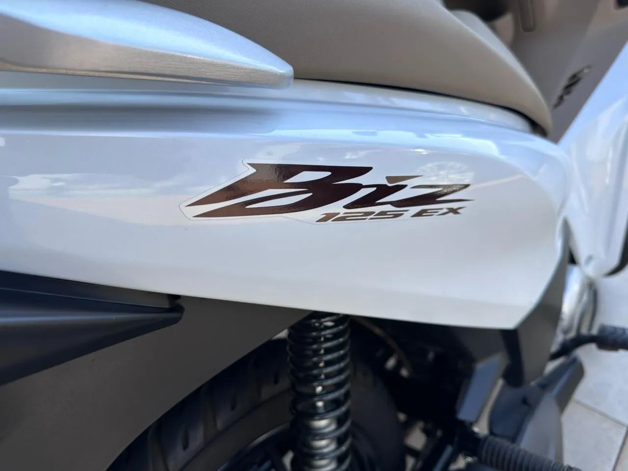 Biz 125 EX  - Foto 2