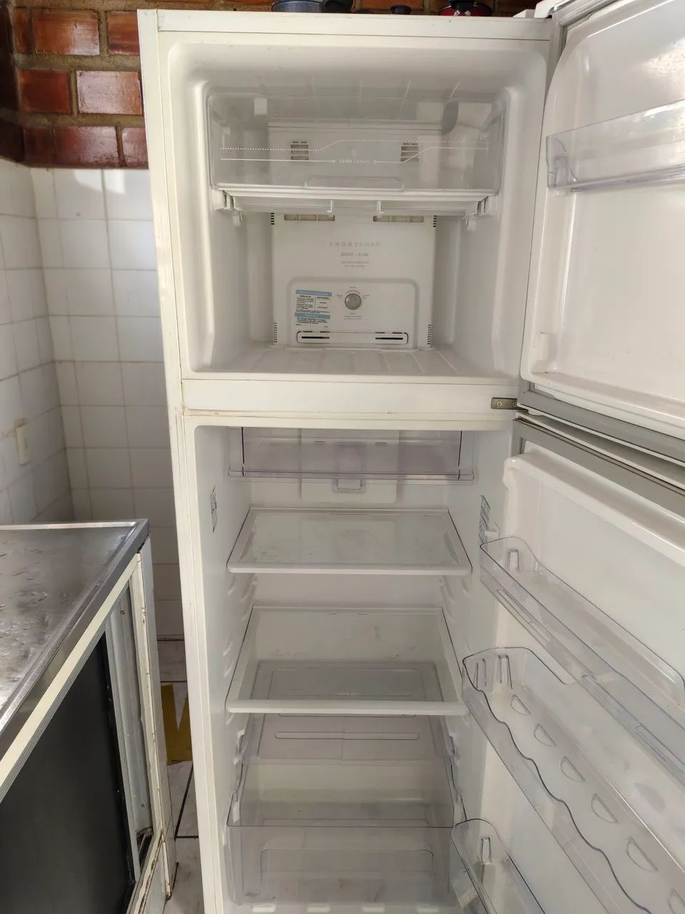 Vendo Geladeira Electrolux  - Foto 3