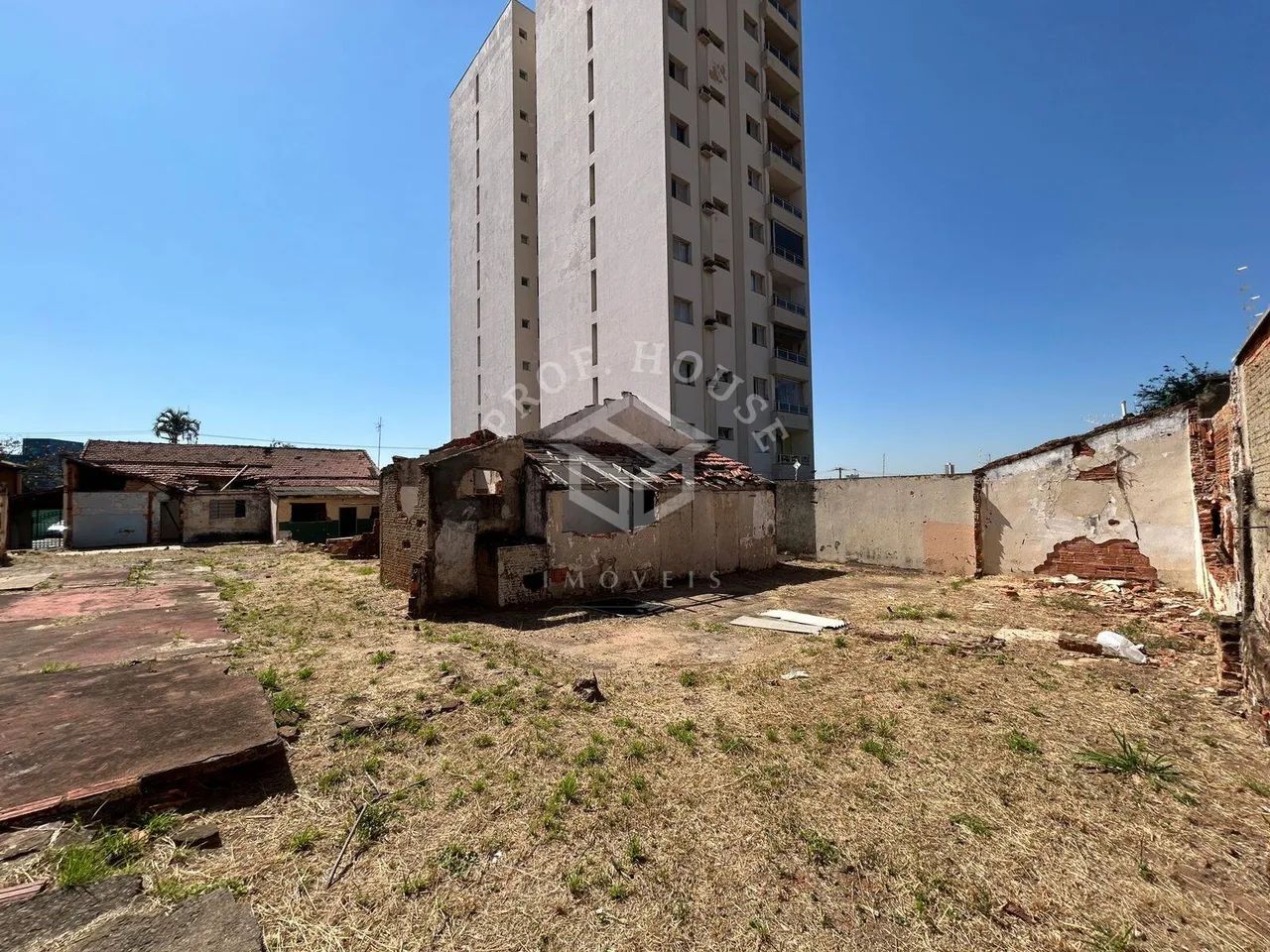 Terreno grande à venda no Centro de Limeira-SP