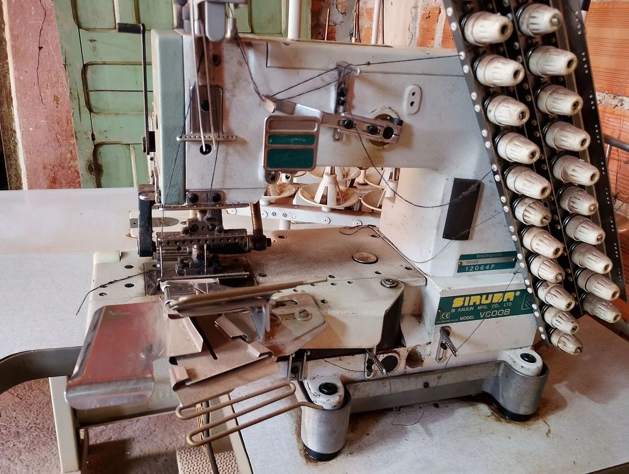 Máquina de costura industrial  - Foto 2