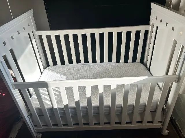 Berço branco/ com colchão  - Foto 4