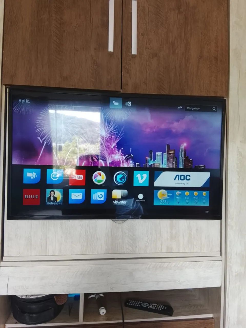 Smart TV 32 POLEGADAS SEMI-NOVA POUCO TEMPO DE USO AOC - Foto 2